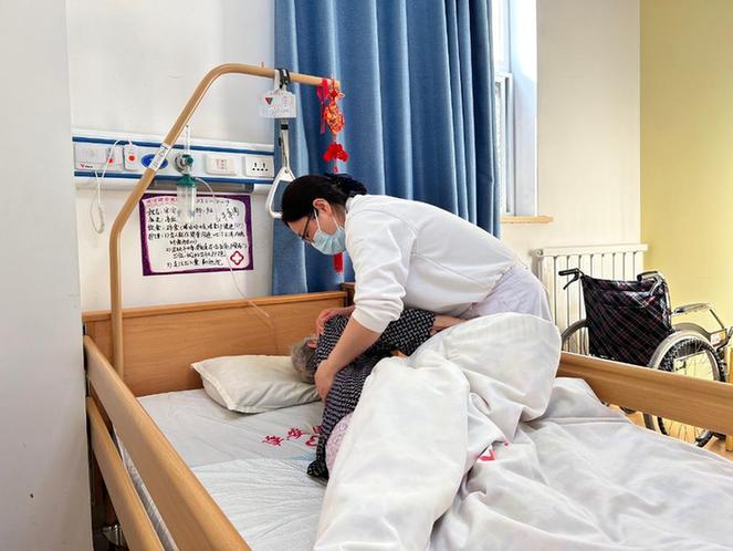 护工短缺问题_天津医院护工价格_护工行业现状