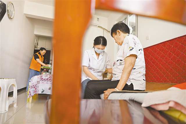 重庆养老服务人才短缺_重庆养老服务专业公费生培养_天津住家护工机构