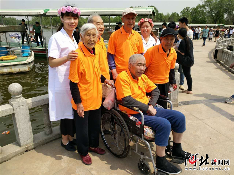 养老院入住率低_天津24h护工机构_养老院供需不匹配