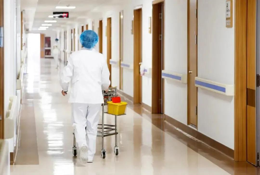 长期住院护工费用负担_天津24h护工体验_护工护理质量与医院责任