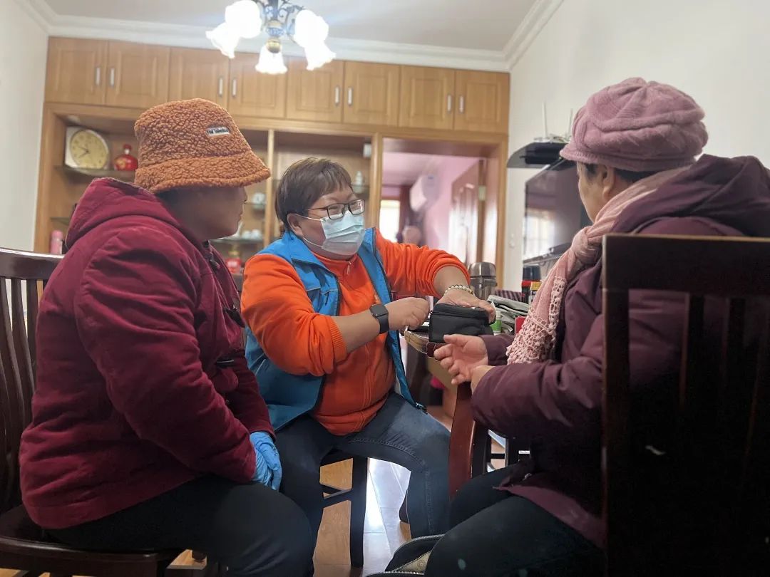 陪诊师_银发经济陪诊服务规范化 国融乐养陪诊平台 杨浦区陪诊师持证上岗