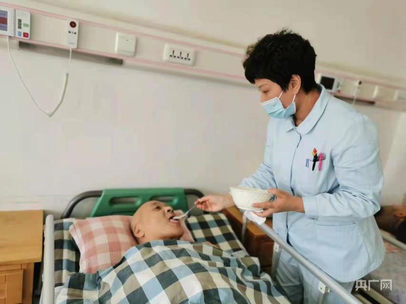 疫情防控养老机构护理人员坚守_养老护理人员春节期间照护老人_天津蓟州医院护工