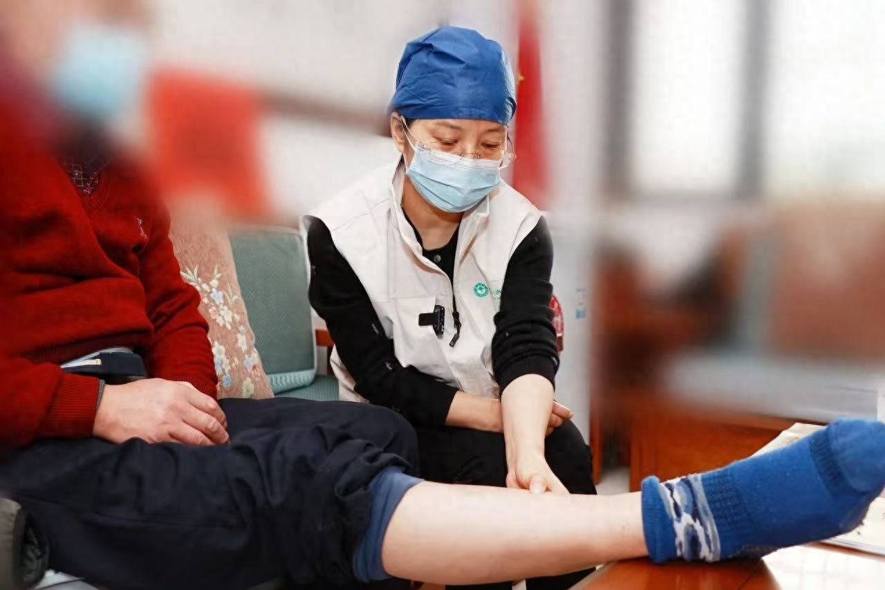 网约护士上门服务_天津长护险护理体验_互联网+护理服务