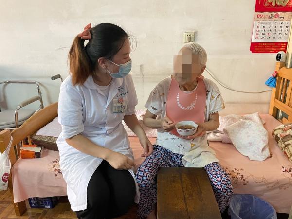 上海长护险护理员_90后护理员优势_天津长护险护理体验