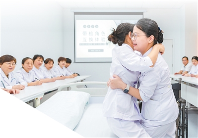 免陪照护服务试点工作方案_天津24h护工工作室_医院免陪照护服务模式