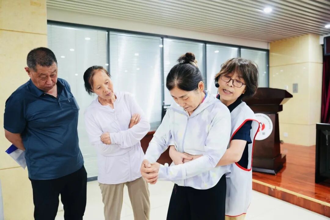 天津失能护理体验_失能老人家庭照护技巧_居家养老照护培训